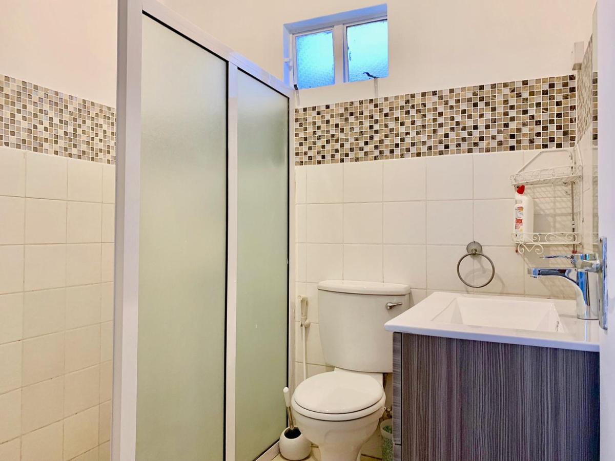 Beachfront 2 Bedroom-House - Tilacaze Flic-en-Flacq Esterno foto